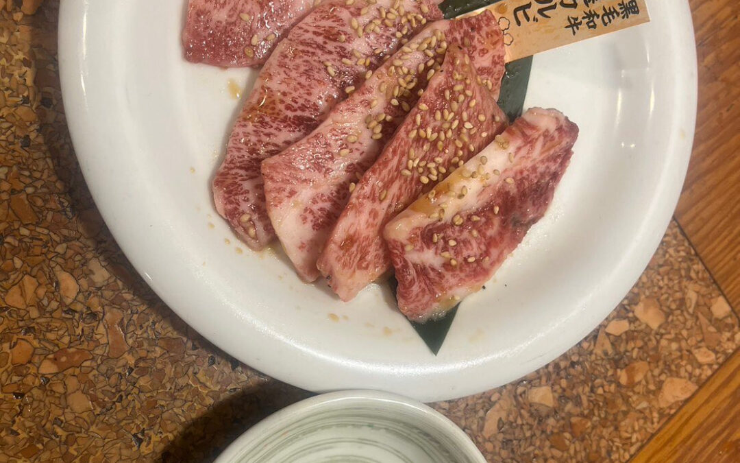 秋の訪れとともに、ホルモン焼肉が恋しくなる季節ですね！当店で